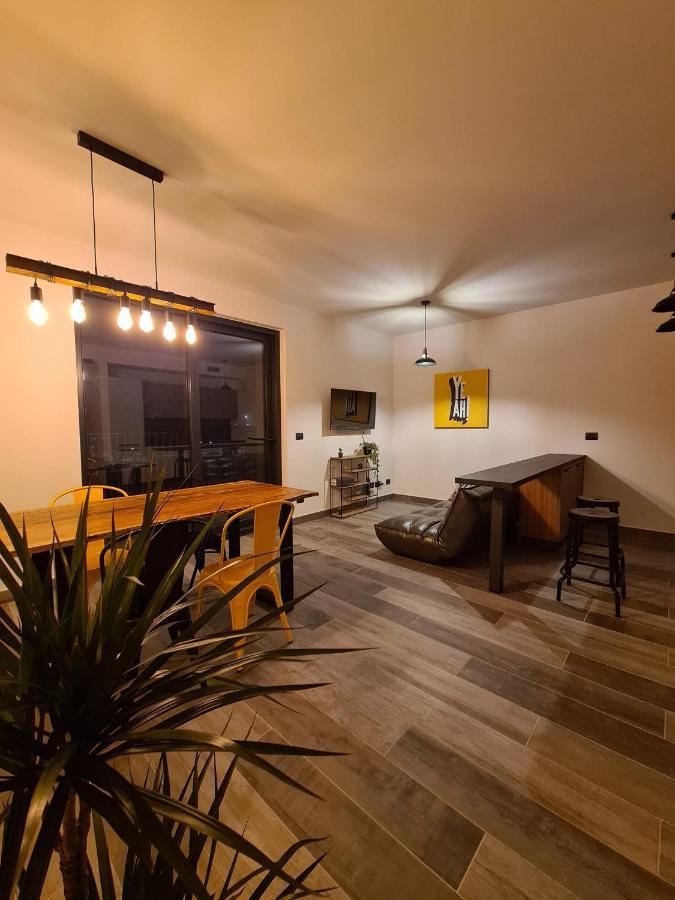Yellow Uptown 70 - Fiera Milano Перо Экстерьер фото