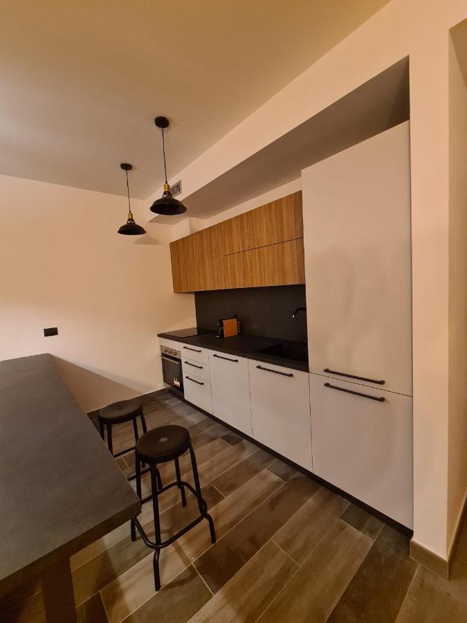 Yellow Uptown 70 - Fiera Milano Перо Экстерьер фото